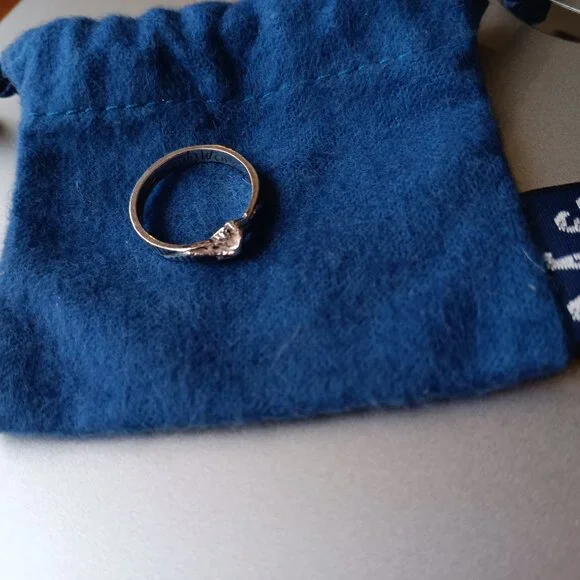 Pre-Loved Sterling Tiny Bow Ring from Mignon Faget Size 7 - Picture 3 of 7